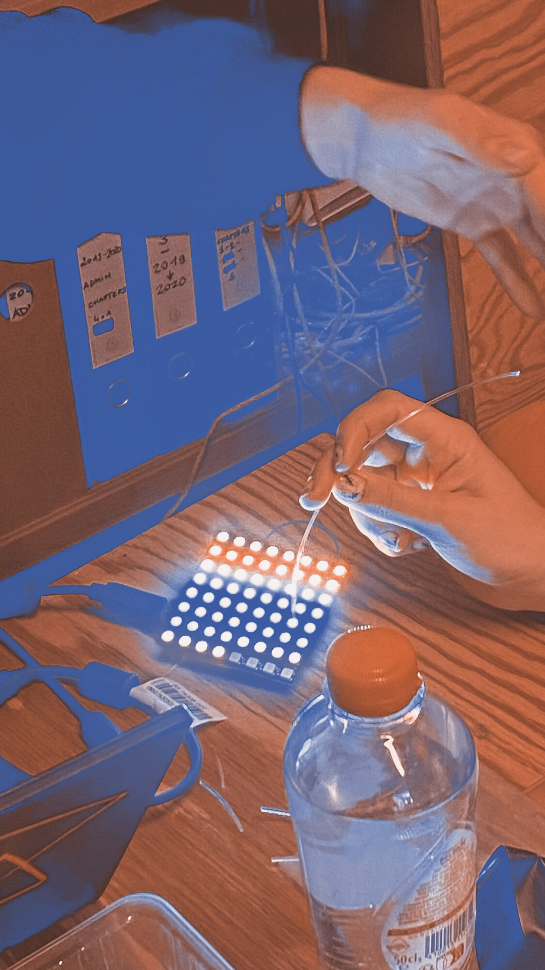 Maarthe brought a device that they wanted to work on during the open time, the device has this led lights and when lit up as it is on the image, it displays a fun little rainbow