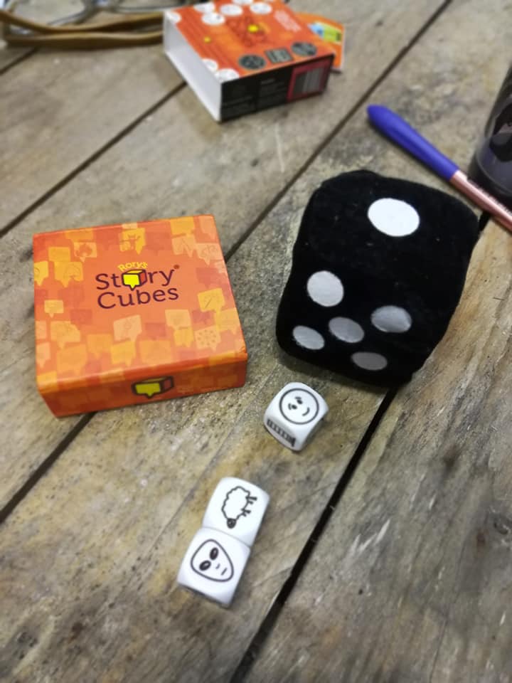 Ketty Steward avec un Dé